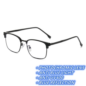 Lunettes Anti-Reflets 2026 pour Hommes Femmes, Blocage Lumière Bleue, Photochromiques, Monture Métal Sourcil Noir Or, Rectangulaires, UV400 - Product Image 3