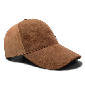 Gorras de Diseñador Premium al por Mayor, de Gamuza Sintética, Disponibles en Varios Colores, MOQ Bajo, Logotipo Personalizado, Gorra de Béisbol Ajustada para Hombre - Product Image 5