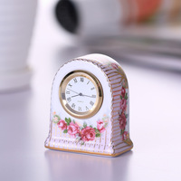 Cloches en céramique personnalisées pour la décoration cloche à vent faite à la main horloge de table nordique conception OEM décoration d'intérieur