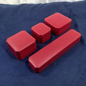 Màu đỏ rô Octagon hộp đồ trang sức vàng đóng gói lớn Vòng đeo tay mề đay - Product Image 4