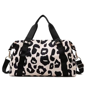 Bolso de tela Oxford antisalpicaduras con estampado de vaca Bolso de viaje de hombro de mano para <span class=keywords><strong>mujer</strong></span> - Product Image 5