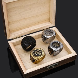 แหวนค้อนธอร์สไตล์ไวกิ้งโบราณ พร้อมจี้หัวหมาป่าแบบนอร์ดิก ชุบทอง ของขวัญสำหรับผู้ชายที่ทันสมัยและมีความเชื่อทางศาสนา - Product Image 4