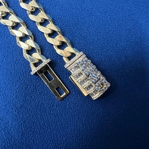 10MM VVS Moissanite Diamond Custom Lock Pulsera de plata esterlina chapada en oro para hombres y mujeres disponible en Worldwide Supply - Product Image 4