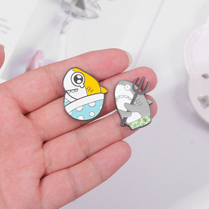 Broche de Tubarão Engraçado em Estilo Cartoon, Presente para Crianças e Amigos, Joias de Moda - Product Image 3
