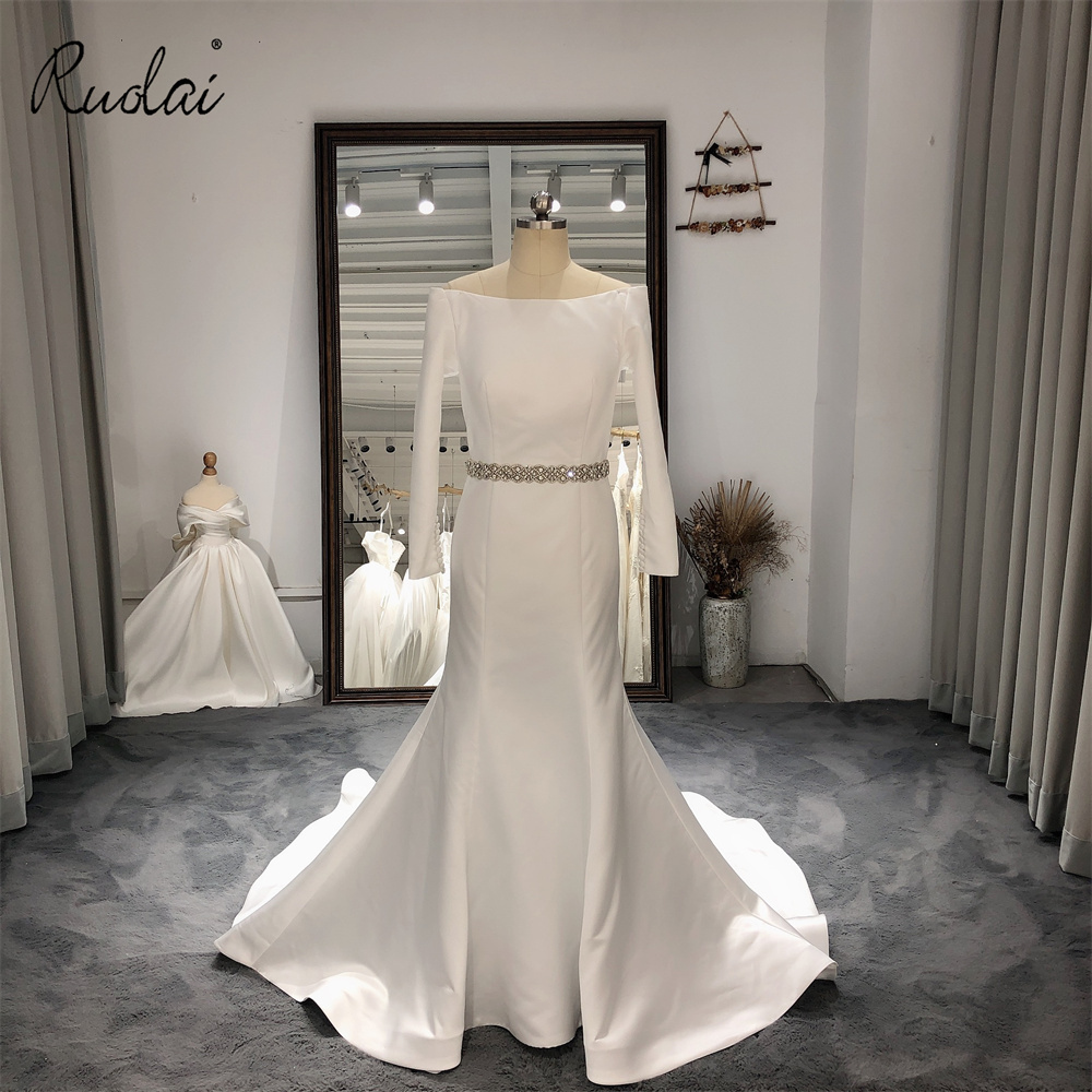 QD06037 Simple Bateau Long Sleeve Satin Dress Button Mermaid Wedding Dress