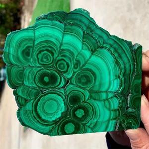 500-600g Pierres Naturelles Souvenirs Artisanat en Pierre Supports de Gravure Laser Grande Plaque de Cristal de Malachite - Product Image 1