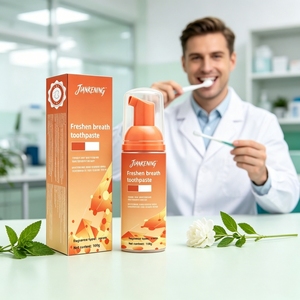 Espuma Limpiadora Bucal Herbal Blanqueadora con Sabor a Menta Fresca, de Venta Superior OEM, Limpieza Profunda, Refrescante y Anti-Manchas de Tabaco - Product Image 1