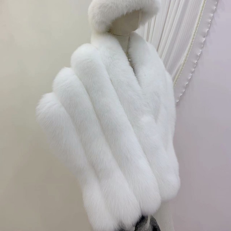 Женская зимняя шаль из меха лисы