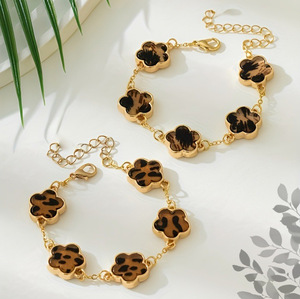 Braccialetti Trendy con Quadrifoglio Portafortuna per Donne e Ragazze, Gioielli Floreali Romantici per Feste, Compleanni e Uso Quotidiano - Product Image 3