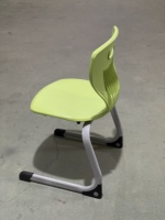 Chaise de salle à manger en plastique PP verte pour l'école et la formation