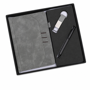Set de Regalo Corporativo de Cuaderno de Cuero Gris de Lujo con un Llavero Metálico Premium y un Set de Bolígrafos Profesionales a Juego - Product Image 2