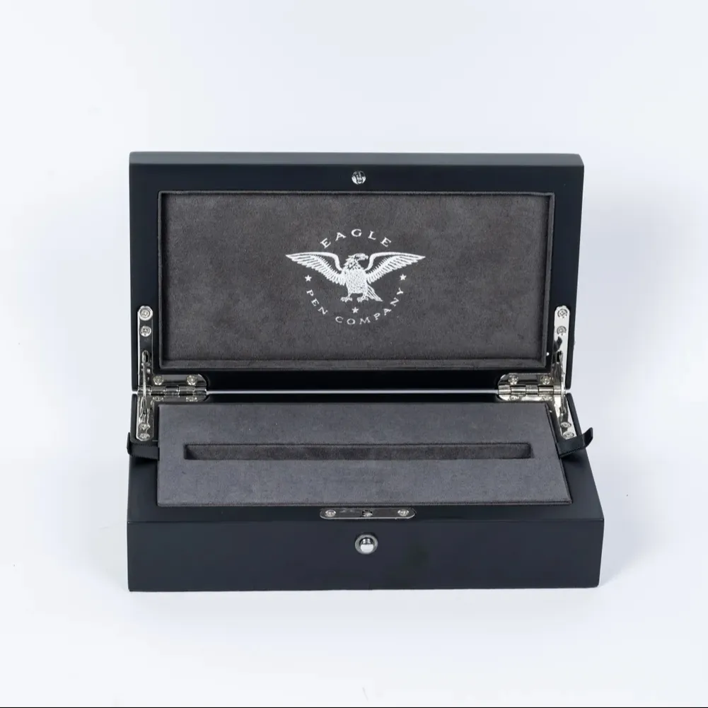 Kustom Logo EAGLE hitam kayu tampilan pena penyimpanan hadiah kotak kemasan Set