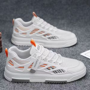 Chaussures de skate pour hommes, nouvelle collection printemps 2026, baskets décontractées en maille respirante, tendance et polyvalentes, blanches - Product Image 2