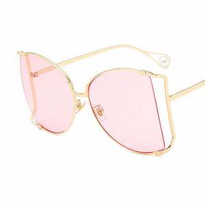 Gafas de Sol Cuadradas Extra Grandes con Logotipo Personalizado, Gafas de Sol de Moda para Mujer con Montura Grande y Lentes Transparentes - Product Image 3