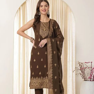 <b>Women</b> Floral Printed Regular Kurta with Trousers & With Dupatta - Product Image 1