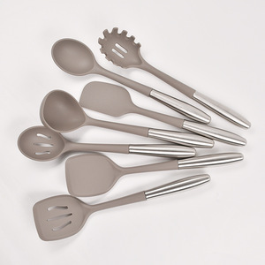 Ensemble d'ustensiles de cuisine en silicone 7 pièces, outils de cuisson antiadhésifs avec manches en bois, compatibles lave-vaisselle, qualité alimentaire - Product Image 2