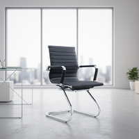 Chaise de bureau pivotante de direction avec cadre en acier, cuir synthétique, design ergonomique