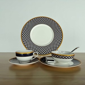 Vajilla de Porcelana de Estilo Europeo Moderno Personalizada OEM/ODM, Juegos de Vajilla de Cerámica de Hueso de China, Platos para Servir en Restaurantes - Product Image 1