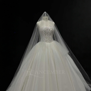 Vestido de Novia Moderno NT47 con Cuello Barco, Cola Capilla, Flores de Encaje y Tela de Tul con Cristales para Mujer - Product Image 5