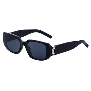 Gafas de sol cuadradas Ysl para mujer, montura negra, lentes de PC, protección UV400, estilo urbano a la moda - Product Image 3