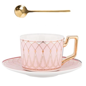 Taza de café de cerámica de lujo de estilo europeo y platillo, taza de té de leche con plato con embalaje de regalo - Product Image 1