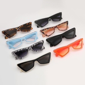 Lunettes de soleil personnalisées à monture triangulaire style Ins, lunettes de soleil pour femmes style Ins, style streetwear européen et américain - Product Image 2