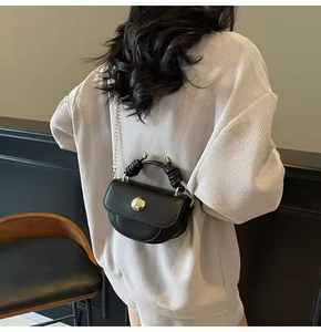 Nouveauté 2025 – Sacs à bandoulière tendance pour femme, sacs à rabat semi-ronds avec fermeture éclair, couleurs acidulées en PU - Product Image 4