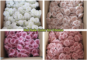 <span class=keywords><strong>Bouquet</strong></span> di Rose Bianche e Rosa a 9 Rami con Foglie, Economico ed Elegante <span class=keywords><strong>per</strong></span> Matrimoni, Eventi, Noleggio e Decorazioni Aziendali - Product Image 3