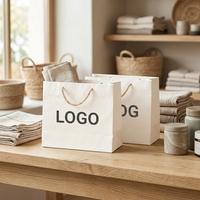 Impression de logo personnalisé en or KM pour les sacs en papier d'emballage pour les achats avec marquage personnalisé OEM ODM en gros