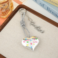 Porte-clés Cœur Porte-Bonheur en Métal Brillant avec Pendentif Strass et Cordon Noué, Breloque Lettre Porte-Bonheur pour Filles - Vente en Gros Usine
