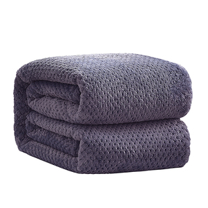 Günstiger Preis Hohe Qualität Einlagige Karierte Farbige Dicke Muster Individuell Bedruckte Fleece-Wurfdecke - Product Image 1
