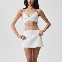 Ensemble 3 pièces de yoga : Soutien-gorge à col en V avec dentelle, short taille haute en Spandex/Nylon uni à bordure dentelle, et débardeur gainant ventre plat