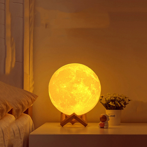 20cm Mini lampada da tavolo da tavolo in resina per bambini Touch Control LED luce notturna 3D stampata Luna a forma <span class=keywords><strong>di</strong></span> Luna stile minimalista 2 colori - Product Image 2