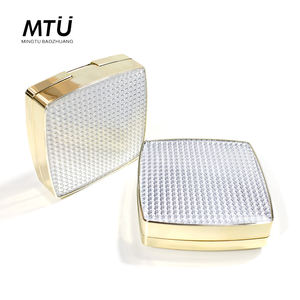 Boîte à crème <span class=keywords><strong>CC</strong></span> de forme carrée personnalisée de 15g, étui à poudre compact à coussin d'air noir et or avancé avec miroir et houppette éponge - Product Image 5