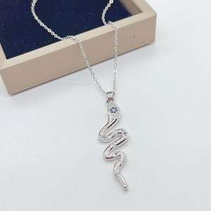 สร้อยคอเหล็กไทเทเนียมจี้งูเพทายฝังไมโครยุโรปอเมริกันเครื่องประดับแฟชั่นบุคลิก - Product Image 3