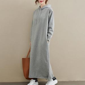 2024 nouveau Style décontracté <span class=keywords><strong>automne</strong></span> <span class=keywords><strong>hiver</strong></span> ample couleur unie Maxi coton surdimensionné noir à capuche à manches longues robes femmes avec poches - Product Image 6