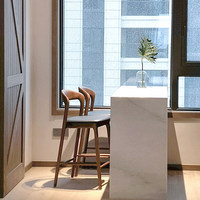 Tabouret de bar moderne minimaliste en bois massif non pliable avec dossier. Modèle 8001 de haute qualité pour restaurant, salon, usage commercial