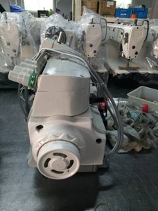 จักรเย็บผ้าอุตสาหกรรมแบบโอเวอร์ล็อค 5 เส้นด้าย รุ่น DT700-5D ระบบขับเคลื่อนโดยตรง - Product Image 4