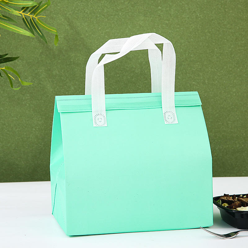 สีเขียวอ่อน