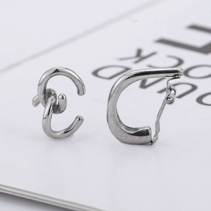 ต่างหูแบบหนีบเหล็กไทเทเนียมทรงเรขาคณิตสำหรับทุกเพศสไตล์เกาหลีแฟชั่นคลิปหนีบหูฤดูร้อนปี 2022 - Product Image 2