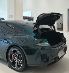 Nuova Auto Elettrica SU7 a Trazione Posteriore, Design Sportivo, Cockpit Intelligente, Veicolo Premium a Energia Pulita - Product Image 3