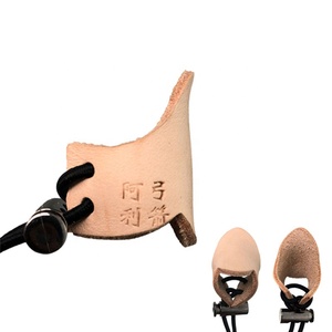 Alibow-Juego de arco y flecha para tiro con arco, flechas de bambú con arco recurvo tradicional, protector de brazo y guante para enganchar - Product Image 5