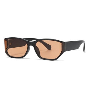 Gafas de Sol Cuadradas Modernas CX con Lentes Curvas, Protección UV400, Montura Completa, Unisex, Estilo Urbano, Protección Solar, Viajes - Product Image 5