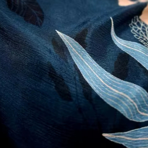 ผ้าพิมพ์ดิจิทัลชิโนนคุณภาพเยี่ยม น้ำหนักเบา ผลิตตามสั่ง พร้อมงานปัก สำหรับตัดเย็บเสื้อผ้าและชุดเดรส - Product Image 1