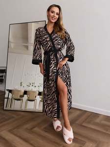 Sfy-y5069 Robe longue sexy, kimono, peignoir érotique à fente latérale, pyjama maxi, vêtements de nuit, robe de soirée en satin, pyjama - Product Image 4