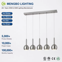 Lustre suspendu linéaire moderne à 5 lumières, nickel brossé, globe, hauteur réglable, tension universelle, OEM/ODM pour salle à manger et cuisine