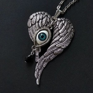 Collar con Colgante de Cruz de Luz Sagrada y Espada Oscura Gótica, Diseño Clásico de Nicho, Joyería de Moda para Mujer - Product Image 5