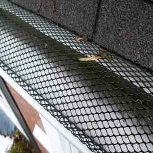 Grilles <span class=keywords><strong>de</strong></span> protection <span class=keywords><strong>de</strong></span> gouttières en maille perforée en acier inoxydable anti-corrosion et en aluminium, sur mesure, pour la collecte des feuilles - Product Image 4