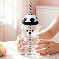 Mignon Gobelet en Verre en Forme d'Ours avec Couvercle et Paille Motif Football, Tasse Créative Réutilisable pour Café Glacé et Jus, Cadeau pour Filles