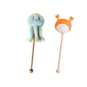 Martillo de masaje personalizado con forma de comida de fruta, juguete de peluche con forma de pulpo de dibujos animados, fabricante de juguetes de peluche - Product Image 1